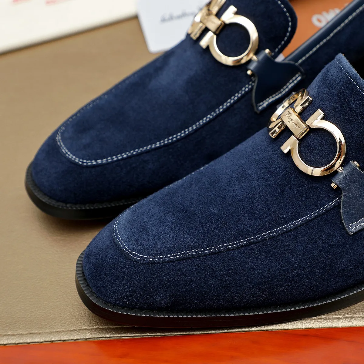 Men's shoes💰420🔥Ferragamo new men's formal shoes🇨🇳Official website original 1:1 mold opening, original quality💯Fine workmanship, high-end luxury shoes☘ The surface is made of imported Italian first-layer cowhide🌴🐑Leather lining🍓Rubber wear-resistant and non-slip outsole, breathable and comfortable to wear🍍The first choice for high-grade men, size 39-45 (38.46. Can be customized)